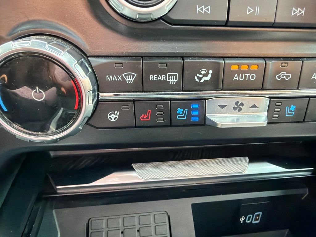 Certified 2024 Ford F350 Platinum AWD/4WD image 18
