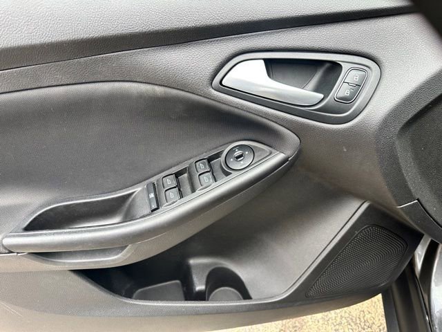 Certified 2018 Ford Focus SE image 11