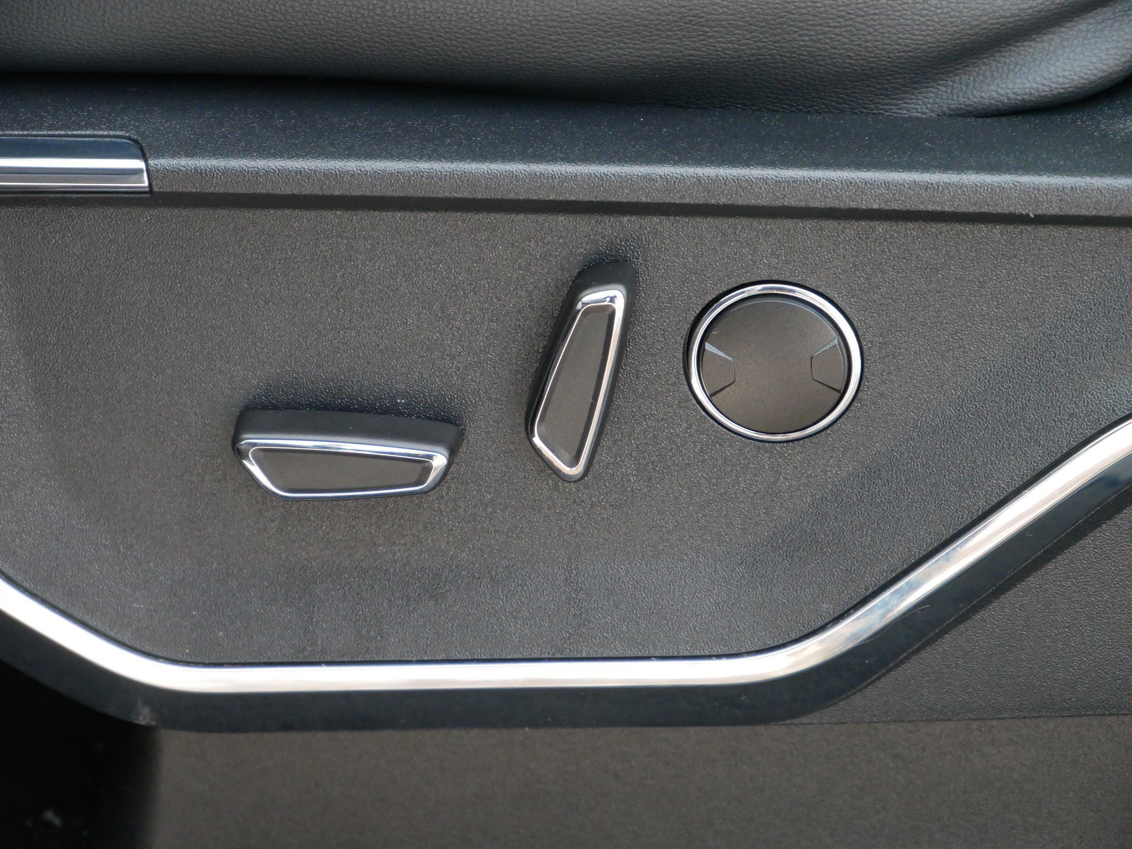 Certified 2022 Ford F150 Lariat w/ Equipment Group 502A High image 12