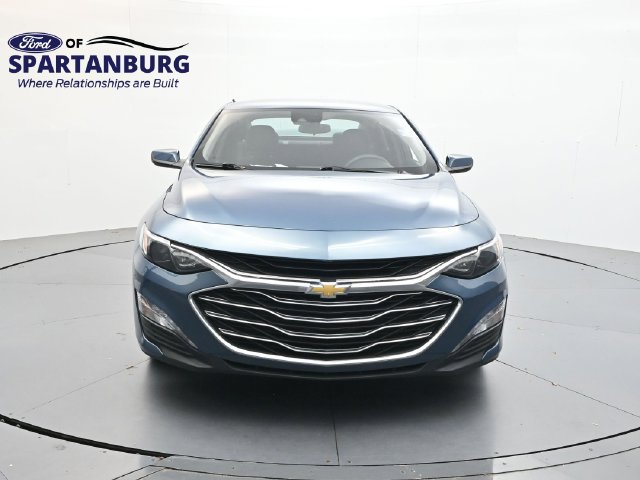 Used 2025 Chevrolet Malibu LT FWD image 2