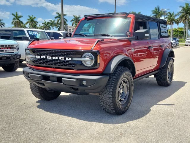 Certified 2022 Ford Bronco Wildtrak AWD/4WD image 3