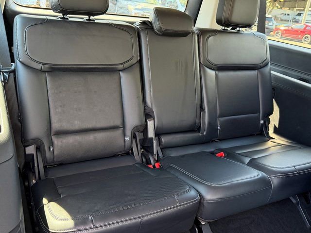 Certified 2025 Ford Expedition Max Platinum image 20
