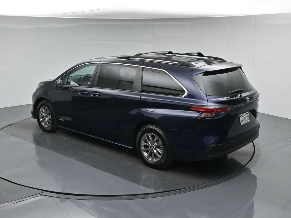 Used 2021 Toyota Sienna LE w/ LE Plus Package FWD image 47