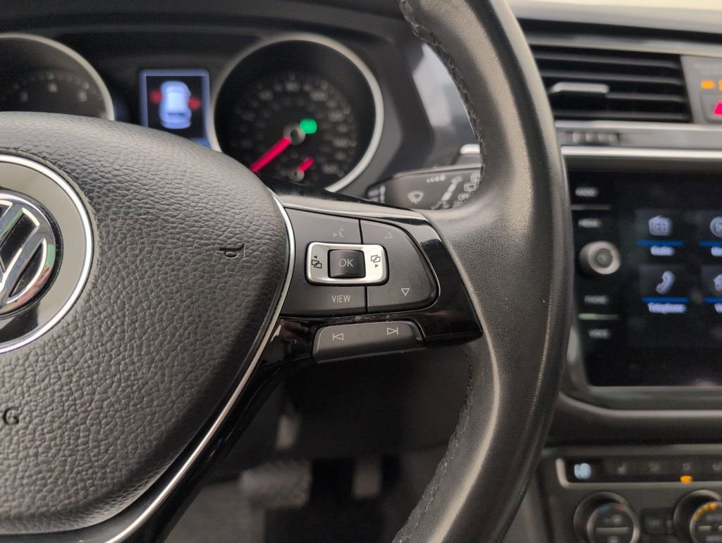 Used 2020 Volkswagen Tiguan SE w/ Panoramic Sunroof Package image 45
