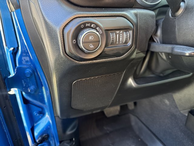 Used 2022 Jeep Gladiator Sport AWD/4WD image 16