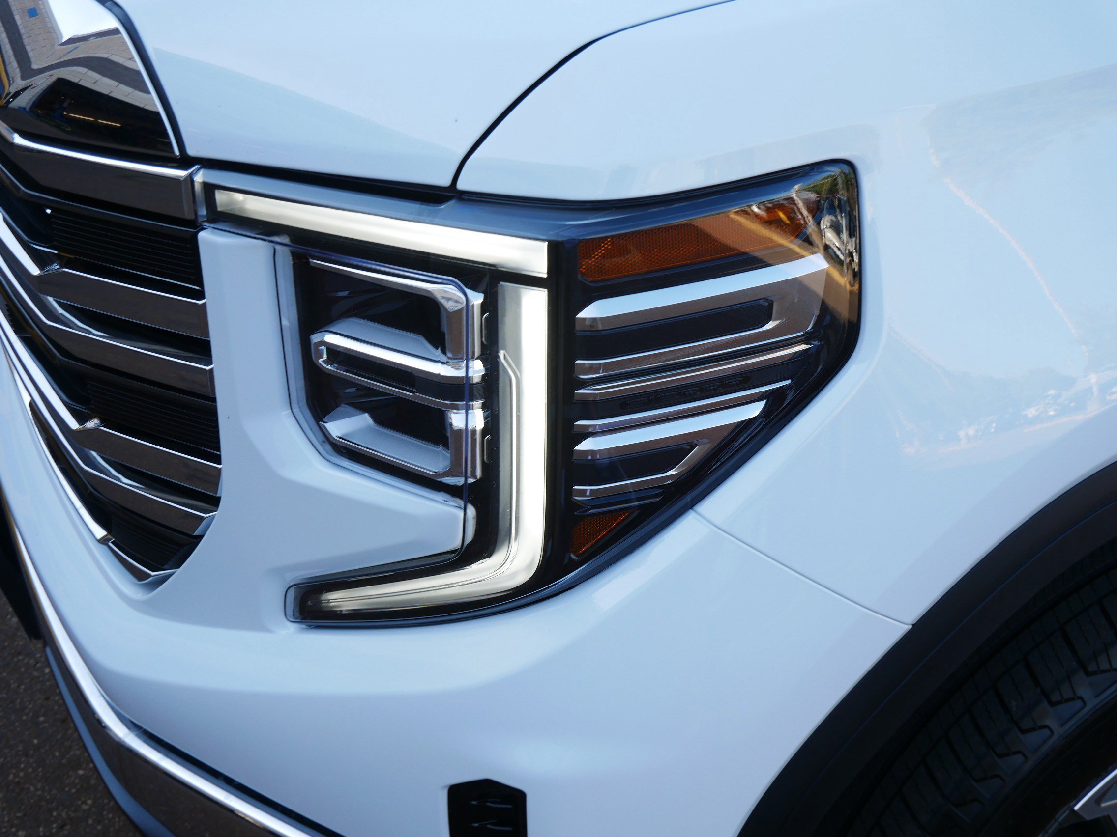 Used 2025 GMC Sierra 1500 SLT image 16