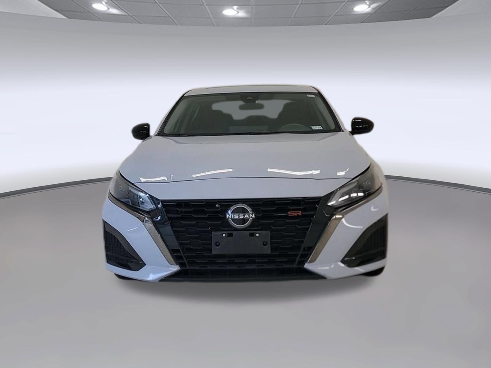 Used 2024 Nissan Altima 2.5 SR w/ SR Premium Package FWD image 4