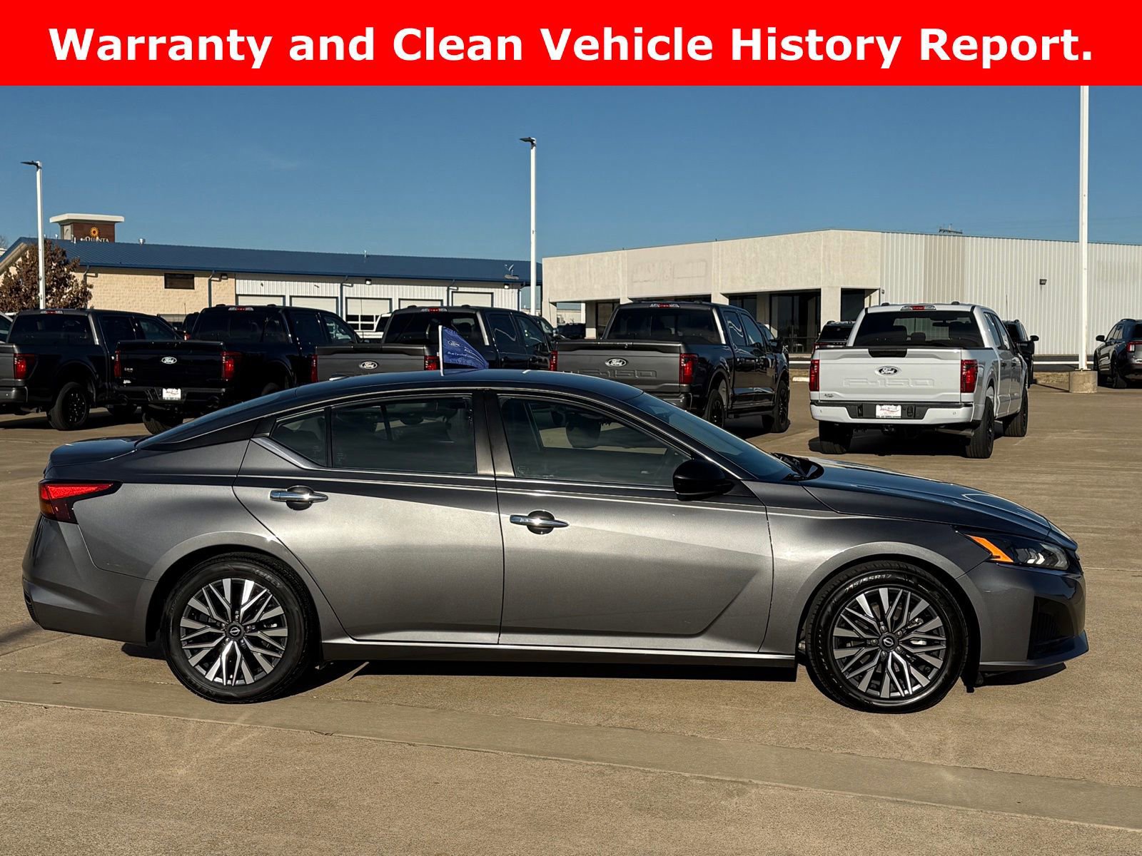 Used 2024 Nissan Altima 2.5 SV image 6