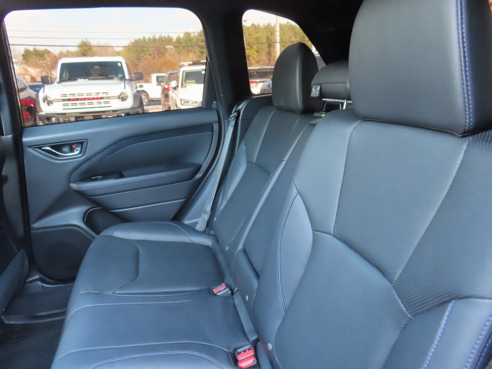 Used 2025 Subaru Forester Limited w/ Popular Package image 32