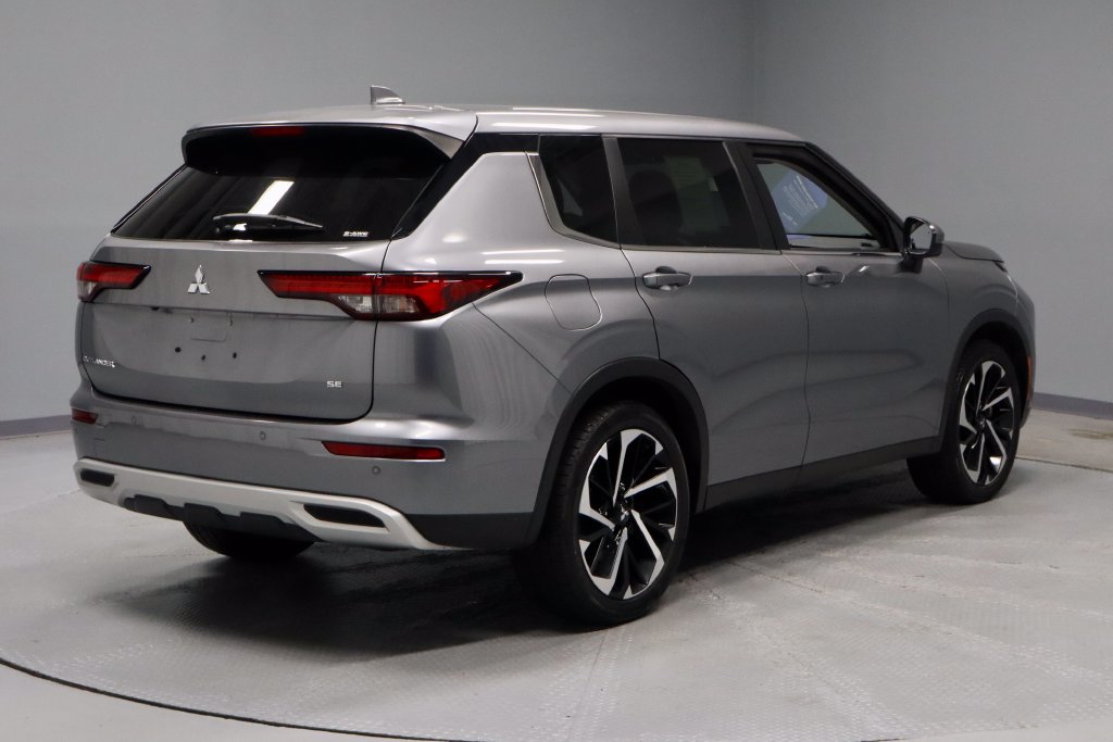 Used 2022 Mitsubishi Outlander SE AWD/4WD image 12