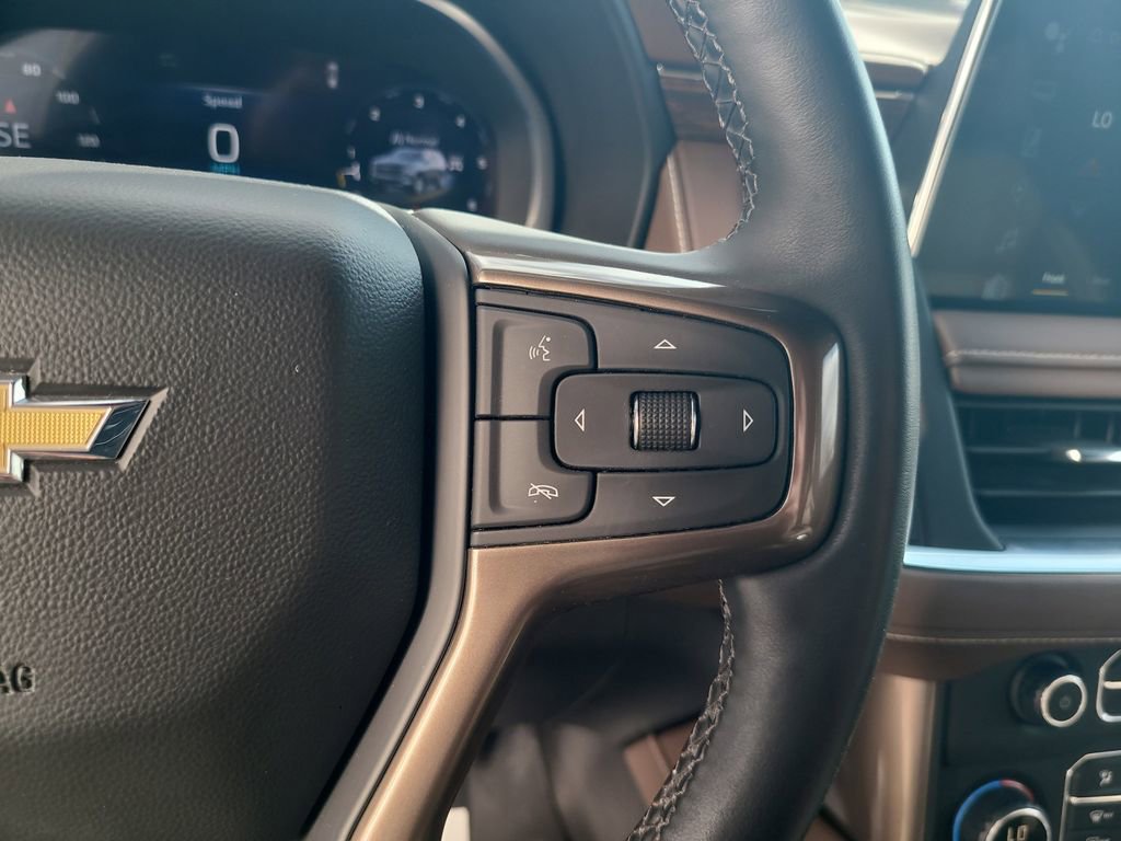 Used 2023 Chevrolet Suburban High Country image 15
