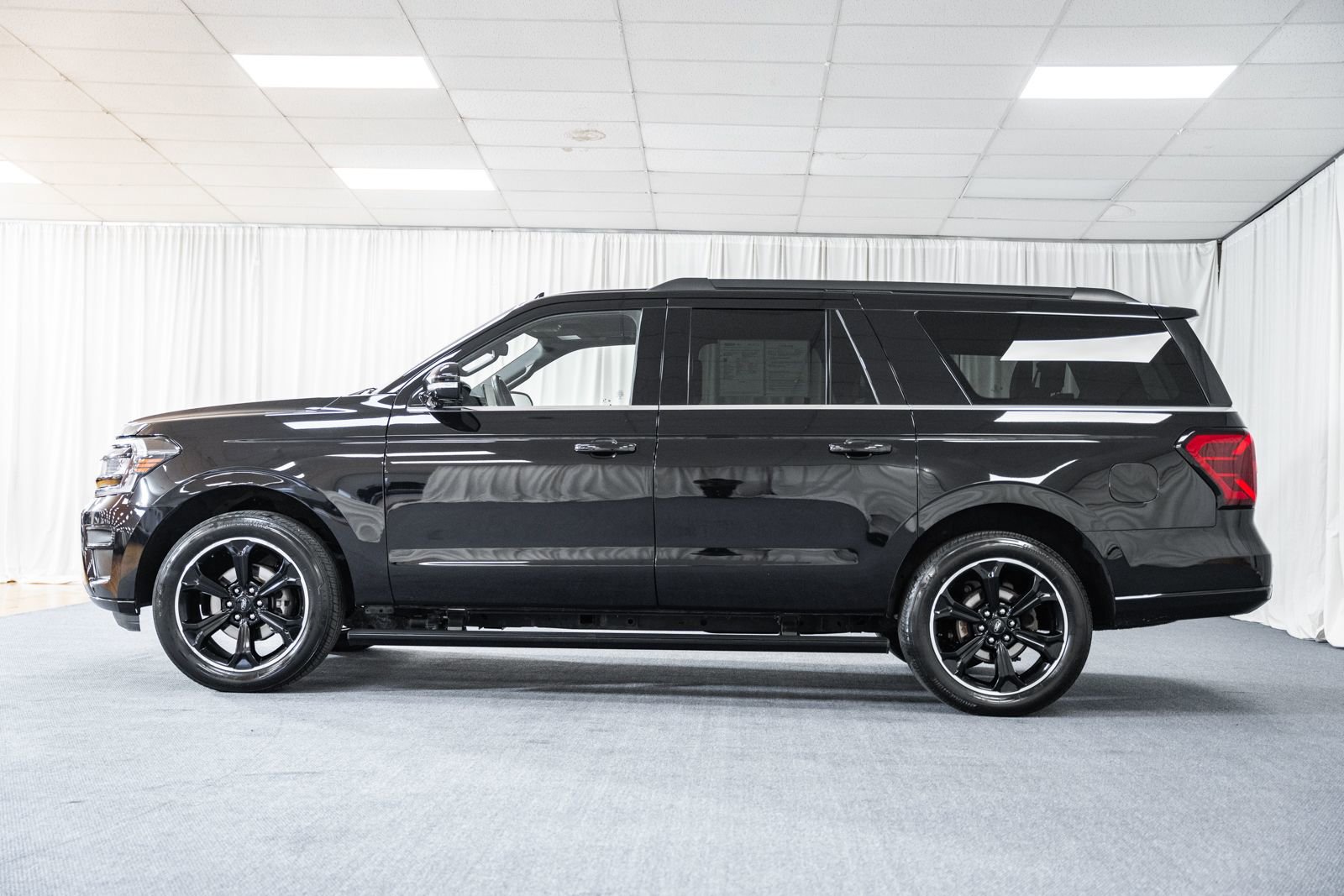 Certified 2022 Ford Expedition Max Limited image 5