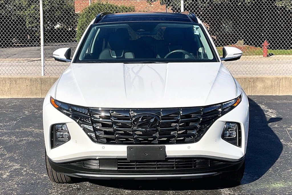 Used 2022 Hyundai Tucson Limited AWD/4WD image 2