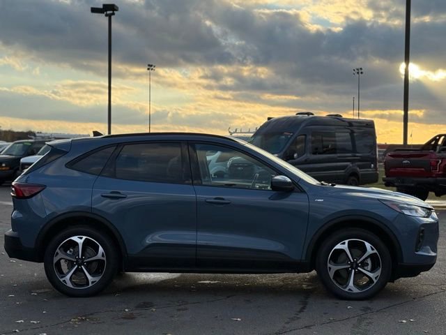 Certified 2025 Ford Escape ST-Line Elite image 10