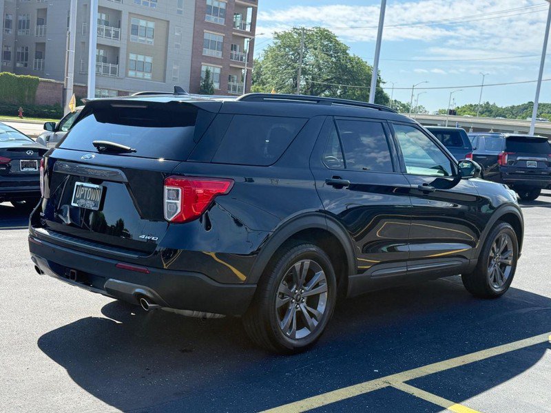 Certified 2023 Ford Explorer XLT w/ Equipment Group 202A AWD/4WD image 3