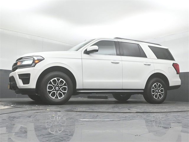 Certified 2023 Ford Expedition XLT image 4