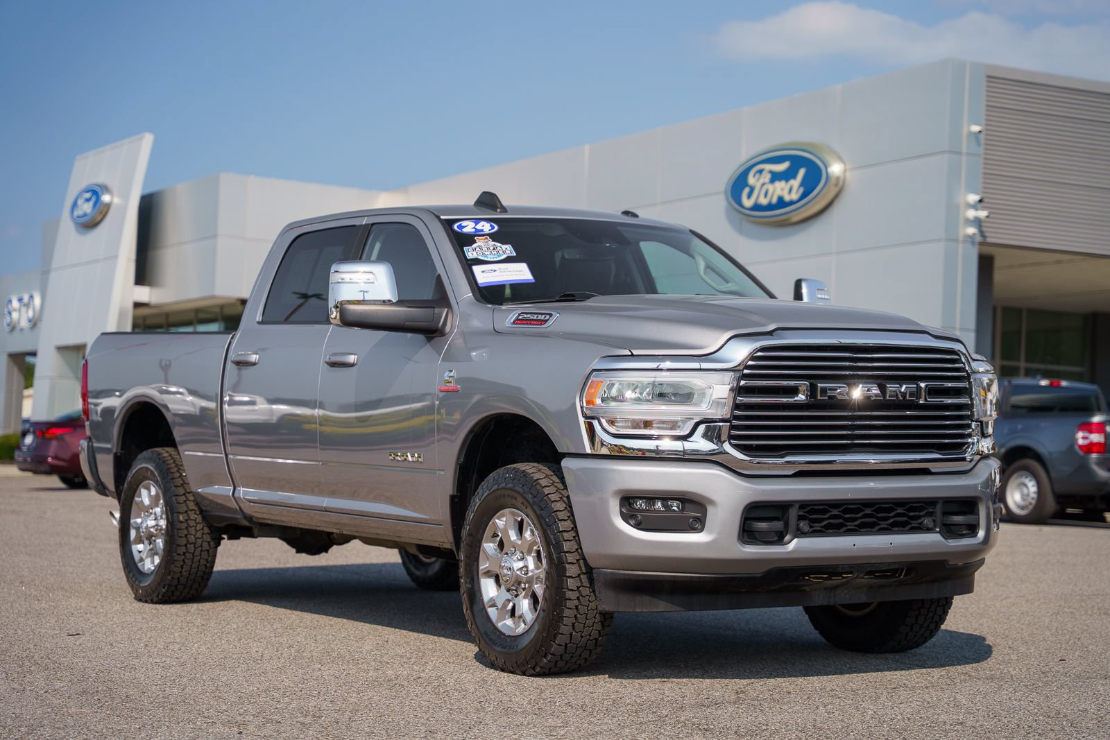 Used 2024 RAM 2500 Laramie w/ Safety Group AWD/4WD image 1