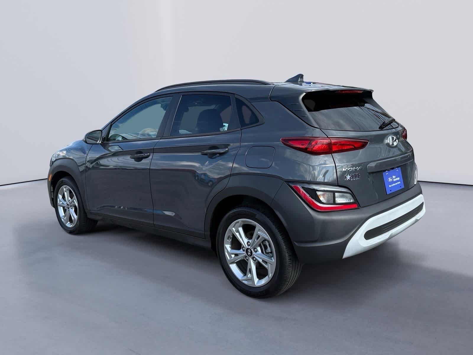 Used 2023 Hyundai Kona SEL w/ Convenience Package FWD image 3