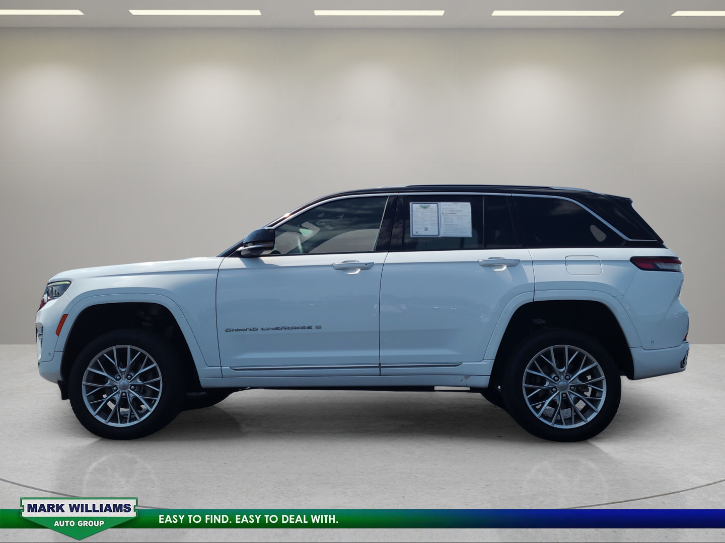 Used 2023 Jeep Grand Cherokee Summit w/ Luxury Tech Group V AWD/4WD image 7