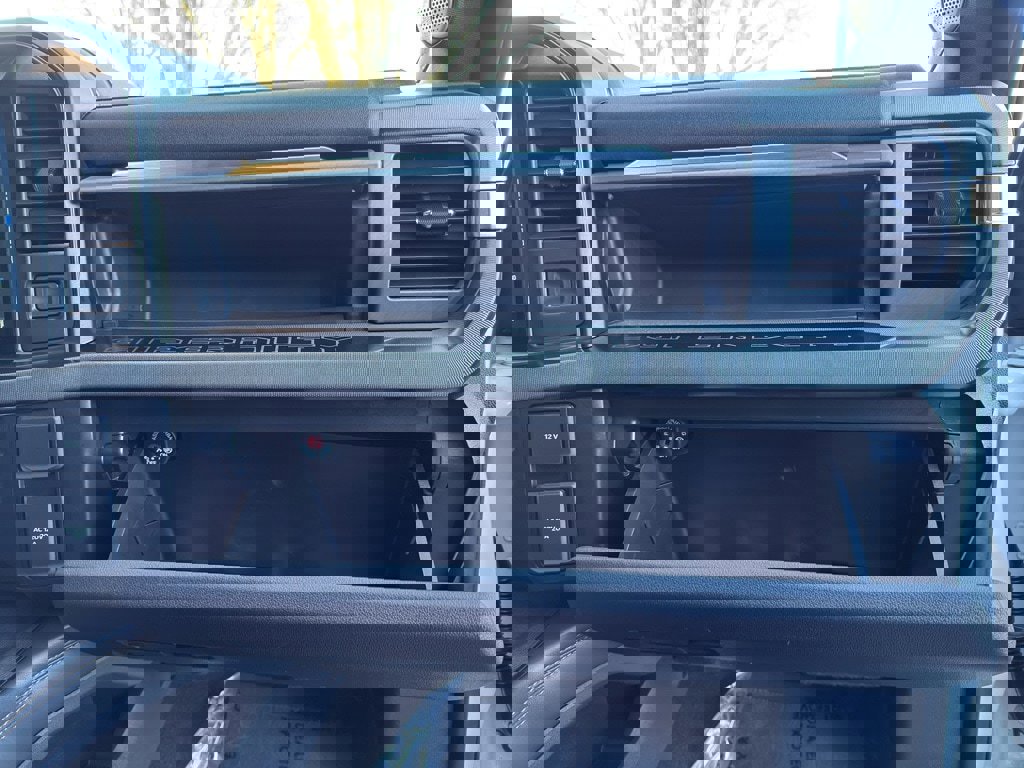 Certified 2024 Ford F450 Platinum w/ FX4 Off-Road Package image 37