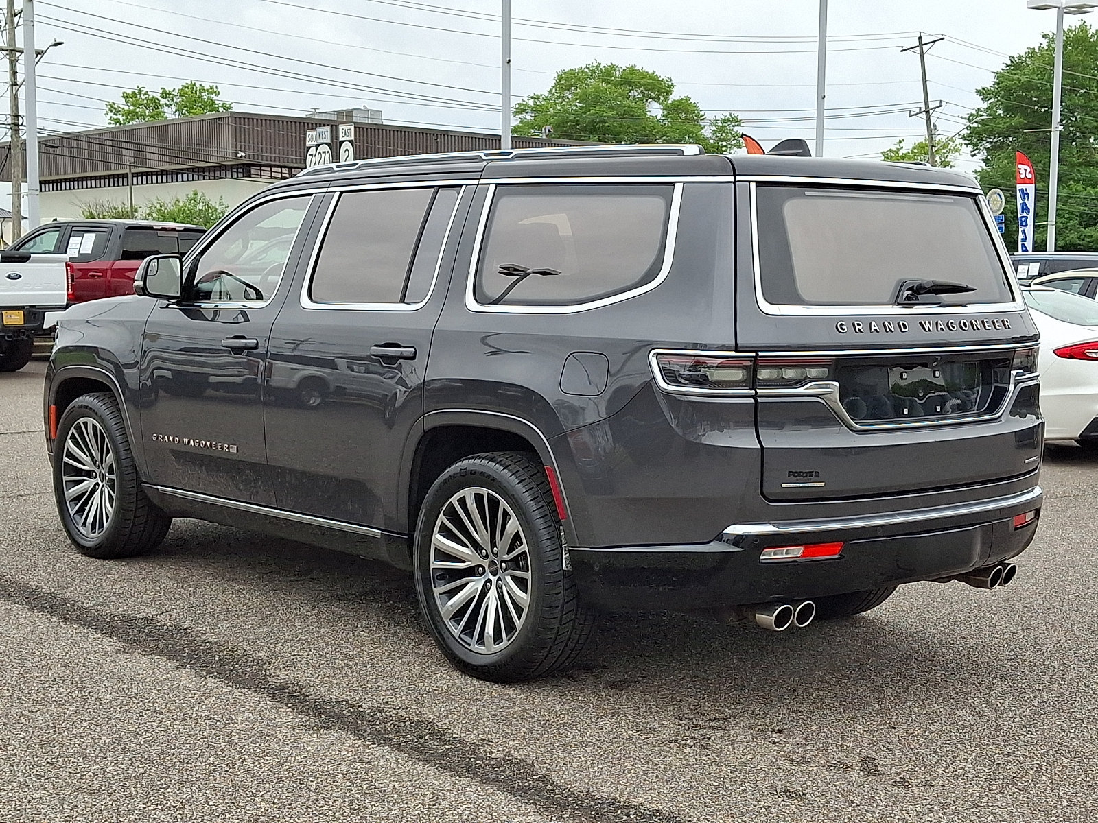 Used 2022 Jeep Grand Wagoneer Series III w/ Flexible Seating Group AWD/4WD image 7