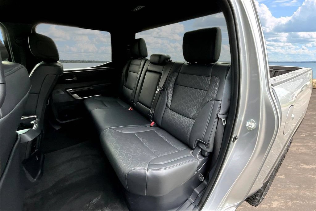 Used 2025 Toyota Tundra Limited AWD/4WD image 25
