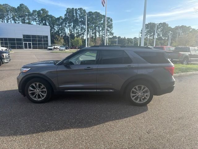 Certified 2023 Ford Explorer XLT w/ Equipment Group 202A RWD image 9