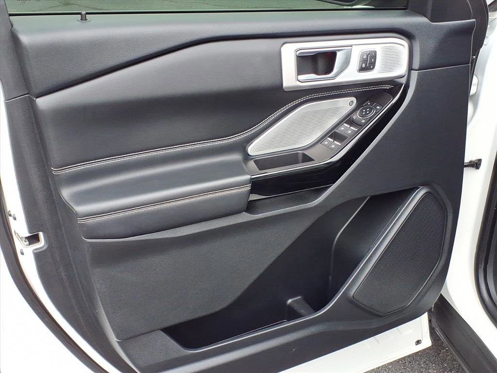 Certified 2022 Ford Explorer ST w/ Equipment Group 401A AWD/4WD image 9