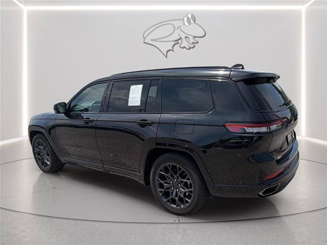 Used 2023 Jeep Grand Cherokee L Summit w/ Advanced Protech Group IV AWD/4WD image 3