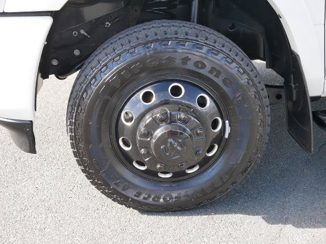 Used 2024 RAM 3500 Limited AWD/4WD image 9