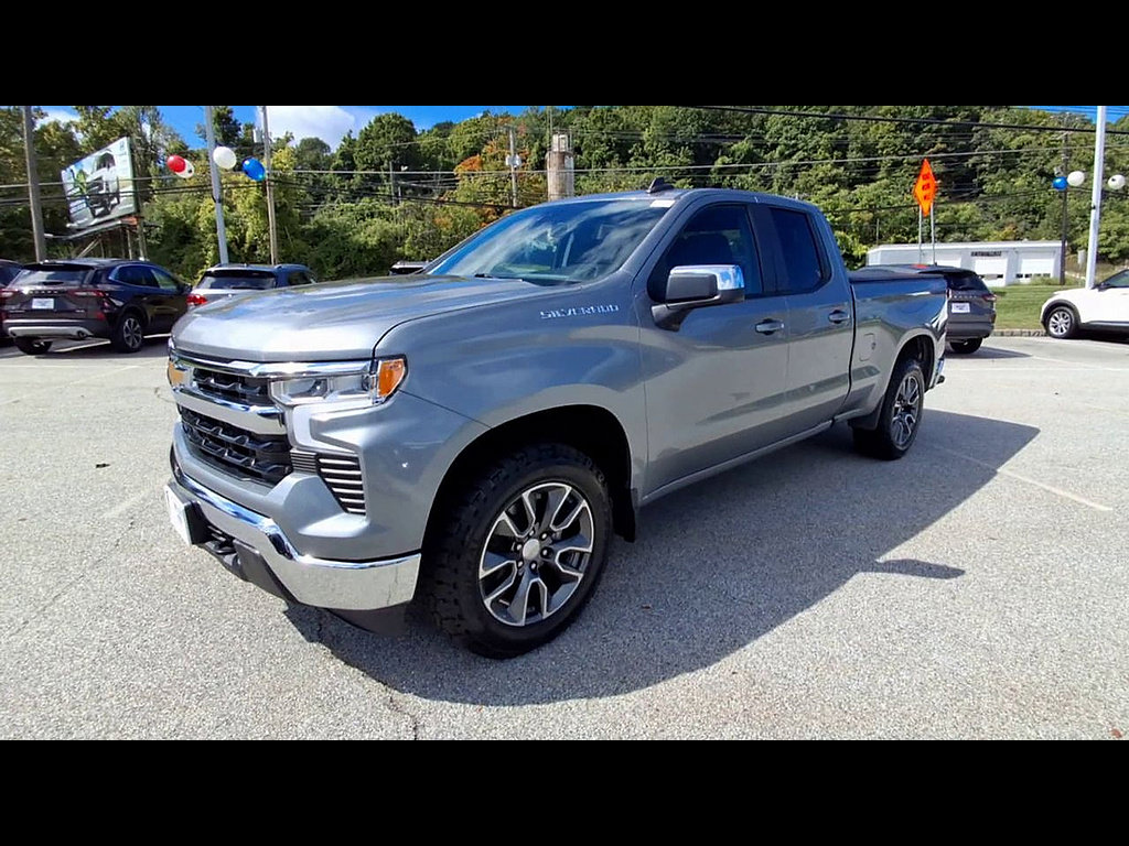 Used 2023 Chevrolet Silverado 1500 LT AWD/4WD image 4