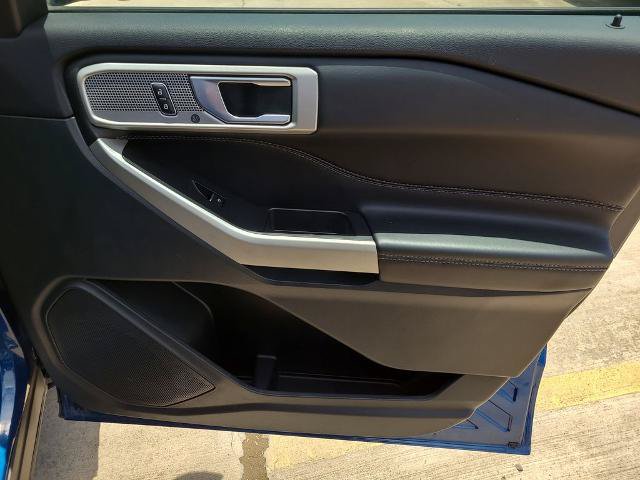Certified 2023 Ford Explorer Limited RWD image 8