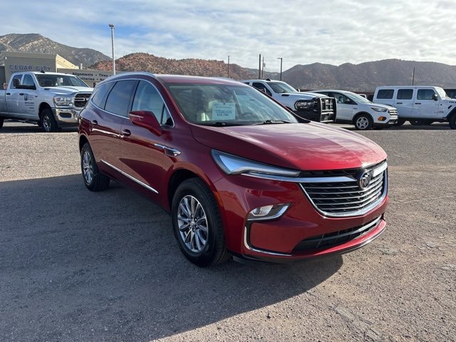 Used 2023 Buick Enclave Essence image 6