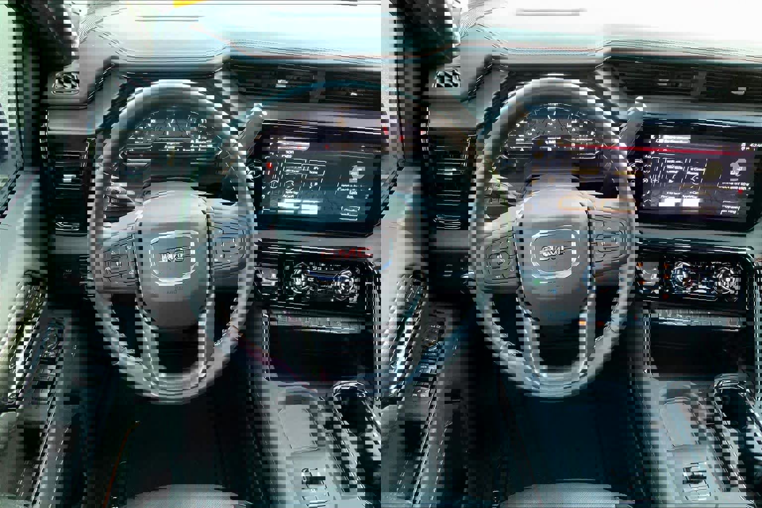 Used 2025 GMC Sierra 2500 AT4 w/ AT4 Premium Plus Package image 7