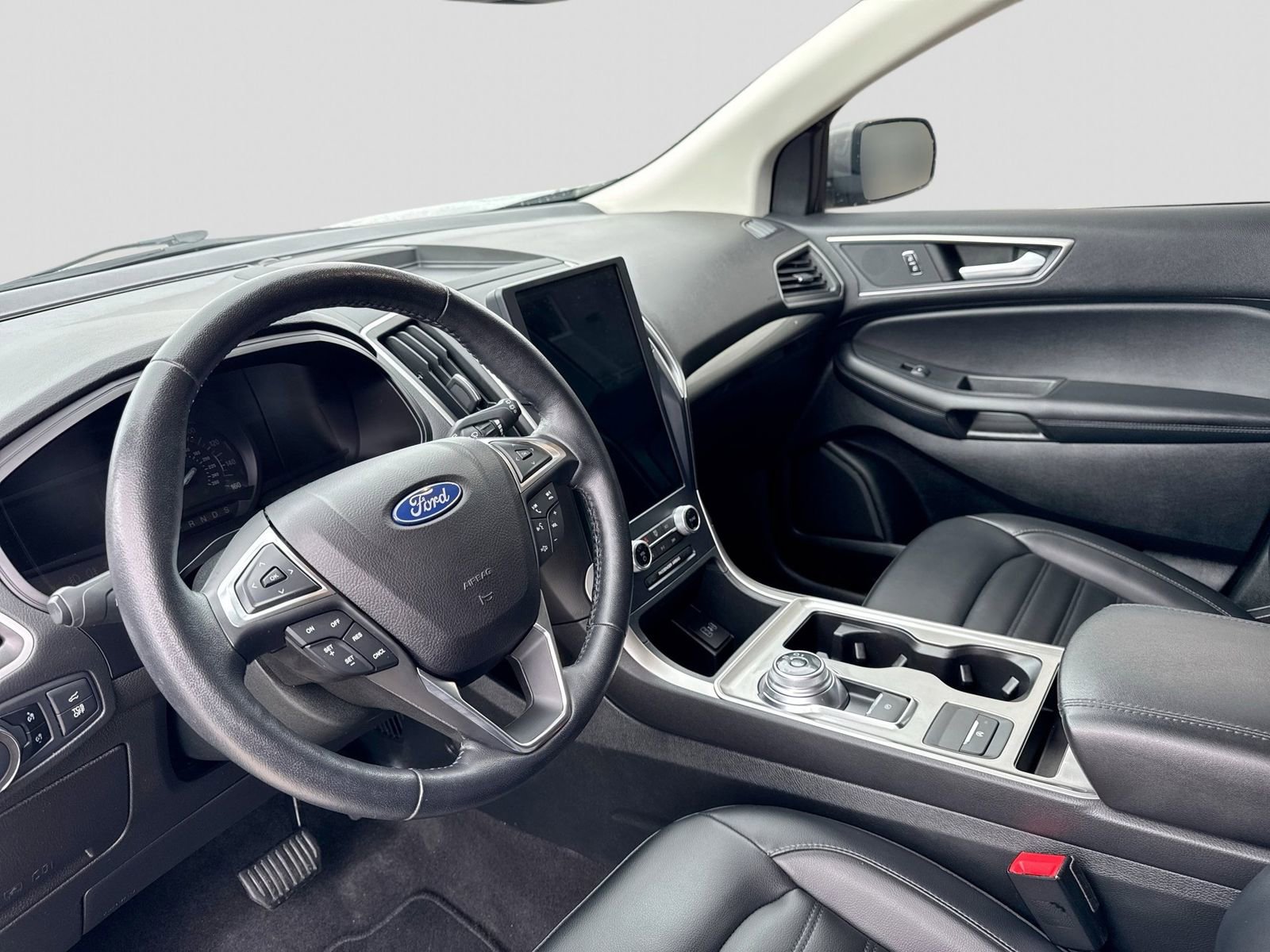 Certified 2023 Ford Edge SEL w/ Convenience Package AWD/4WD image 2