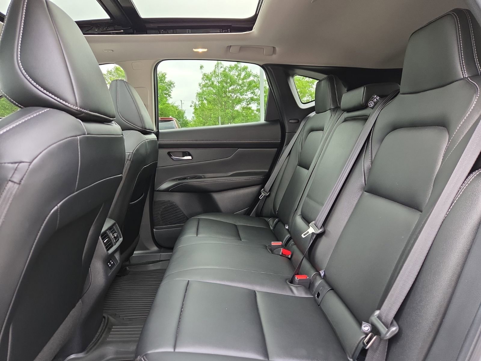 Used 2025 Nissan Murano SL image 10