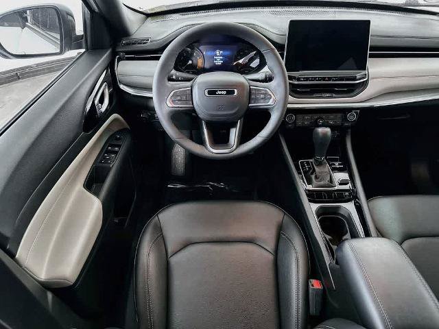 Used 2024 Jeep Compass Limited AWD/4WD image 10