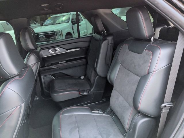 Certified 2025 Ford Explorer ST RWD image 14