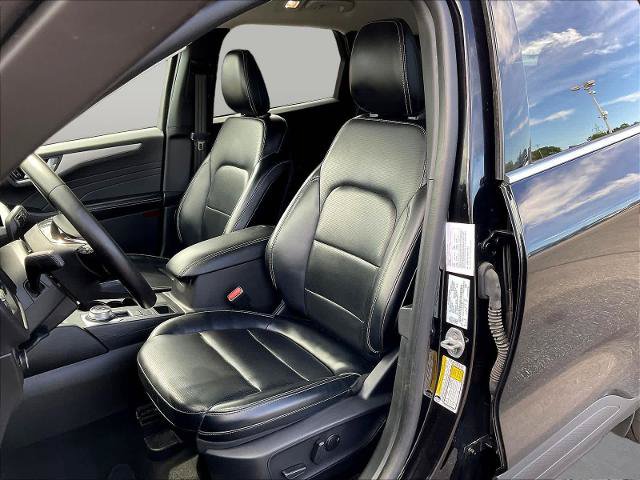 Certified 2024 Ford Escape Platinum AWD/4WD image 23
