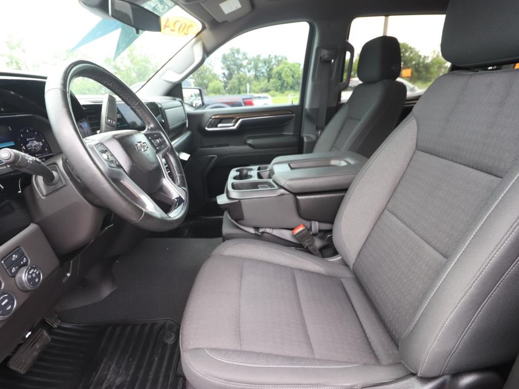 Used 2024 Chevrolet Silverado 1500 RST AWD/4WD image 2