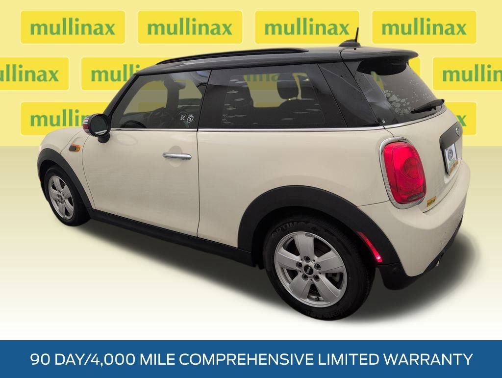 Used 2018 MINI Cooper 2-Door Hardtop image 3