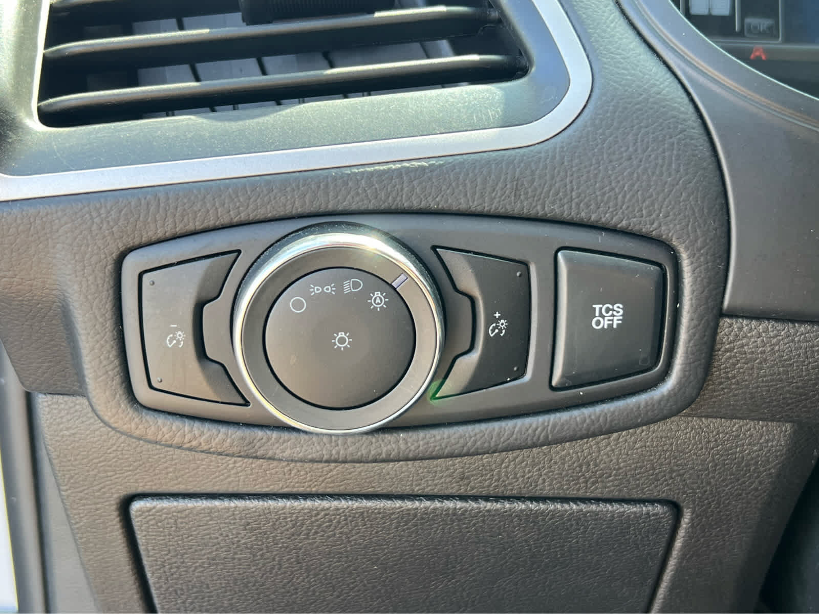 Certified 2024 Ford Edge SEL AWD/4WD image 31