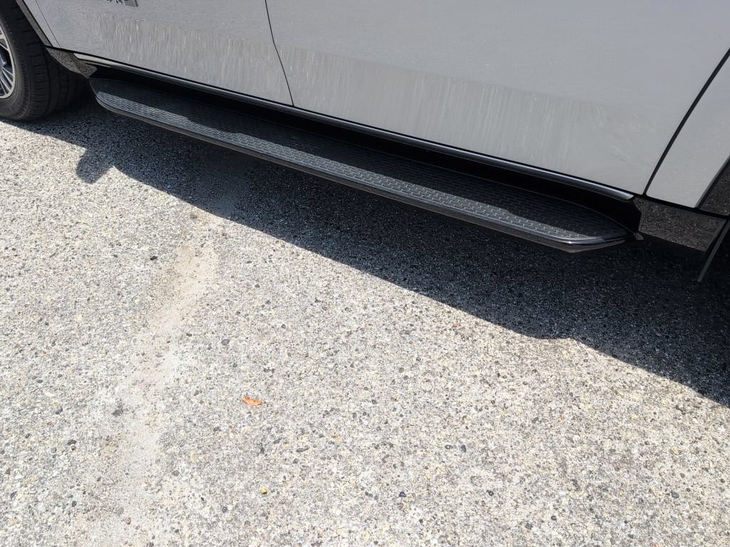 Used 2024 Jeep Wagoneer L Series II RWD image 15