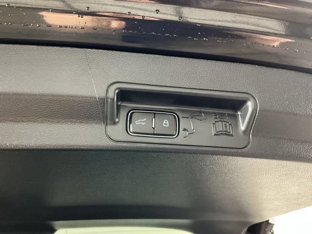Certified 2022 Ford Explorer Limited AWD/4WD image 36