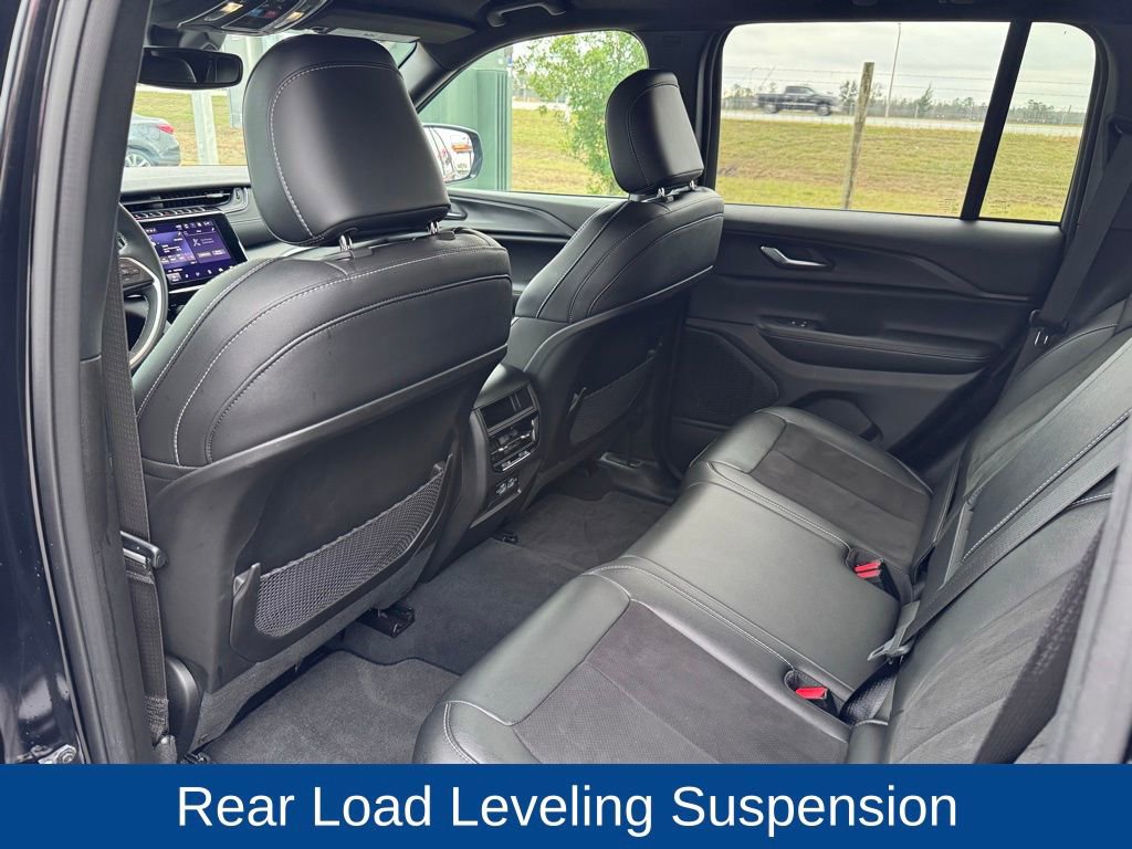 Used 2024 Jeep Grand Cherokee Altitude image 19