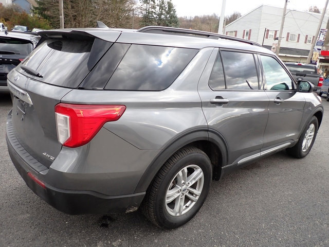 Certified 2022 Ford Explorer XLT image 5