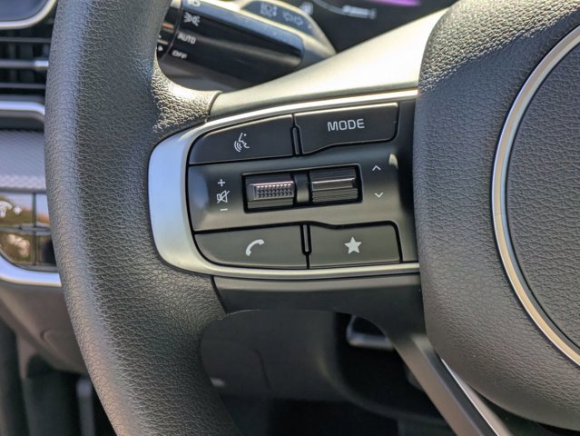 Used 2025 Kia Sportage LX image 17