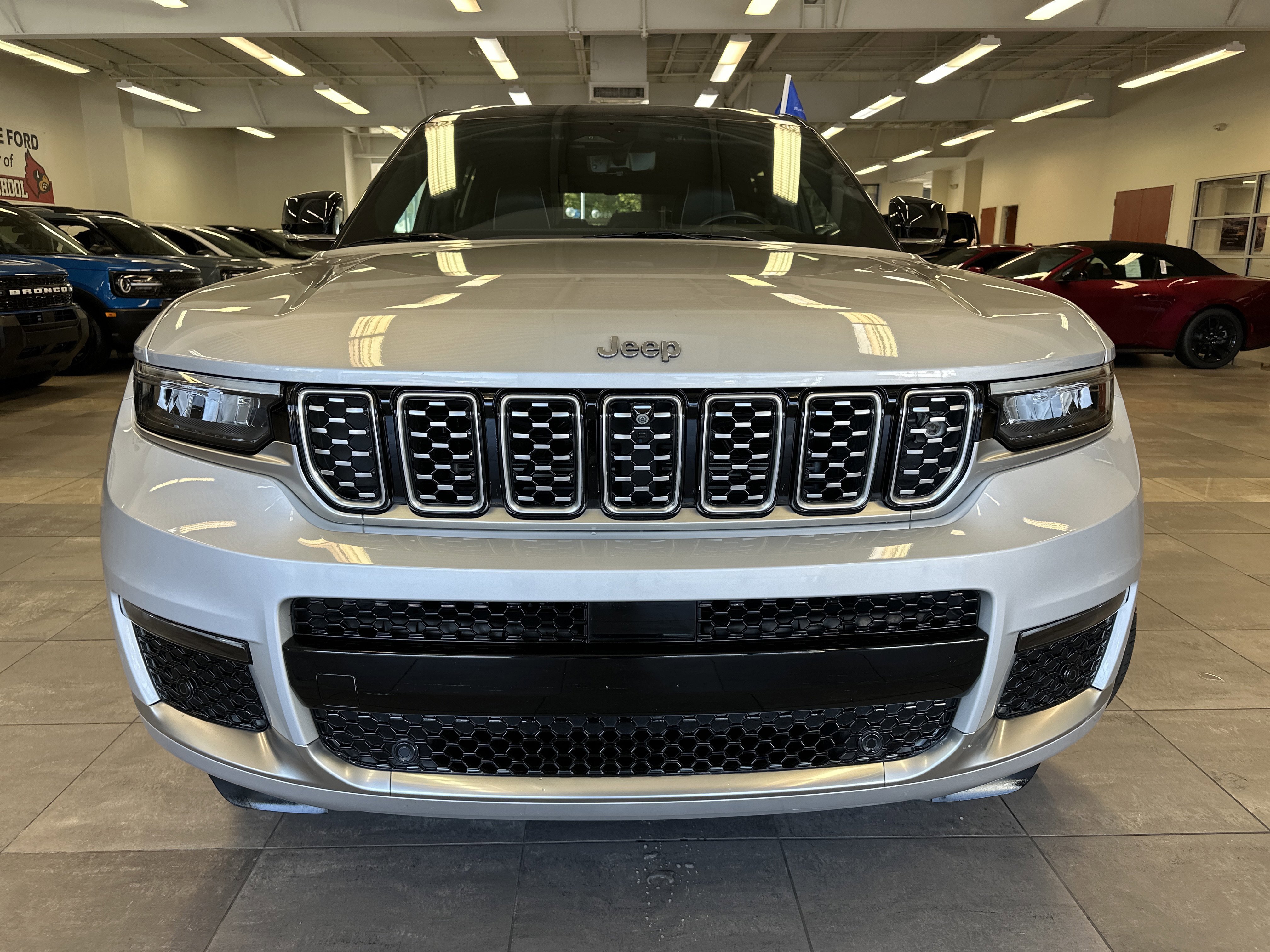 Used 2022 Jeep Grand Cherokee L Summit w/ Advanced Protech Group IV image 9