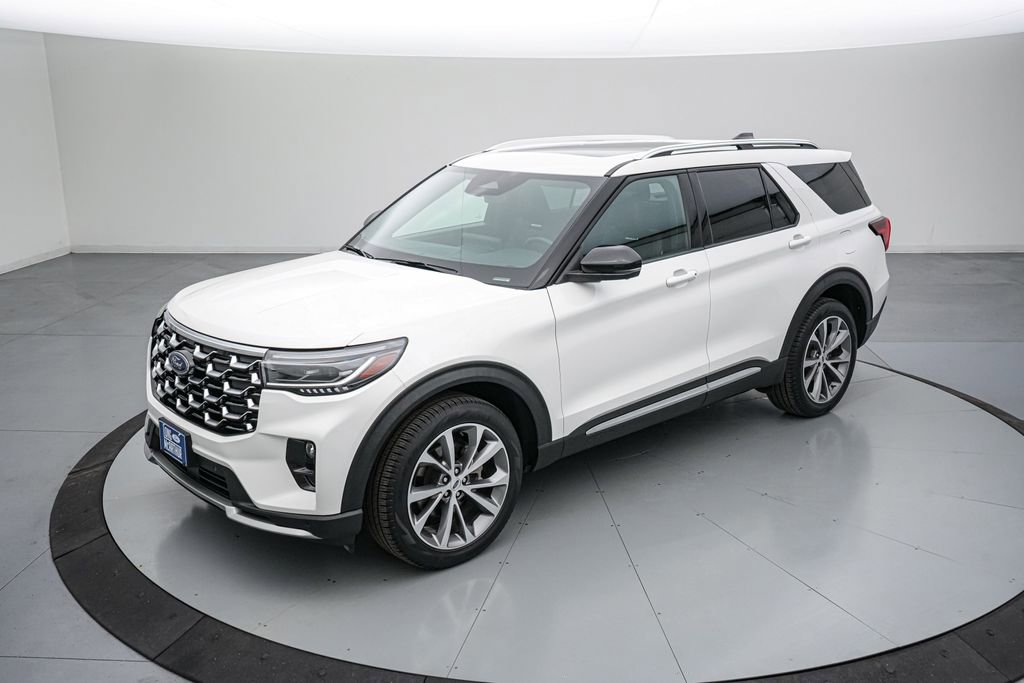 Certified 2025 Ford Explorer Platinum w/ Ultimate Package AWD/4WD image 9