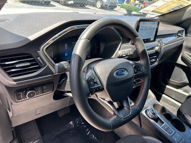 Certified 2025 Ford Escape ST-Line Select AWD/4WD image 22